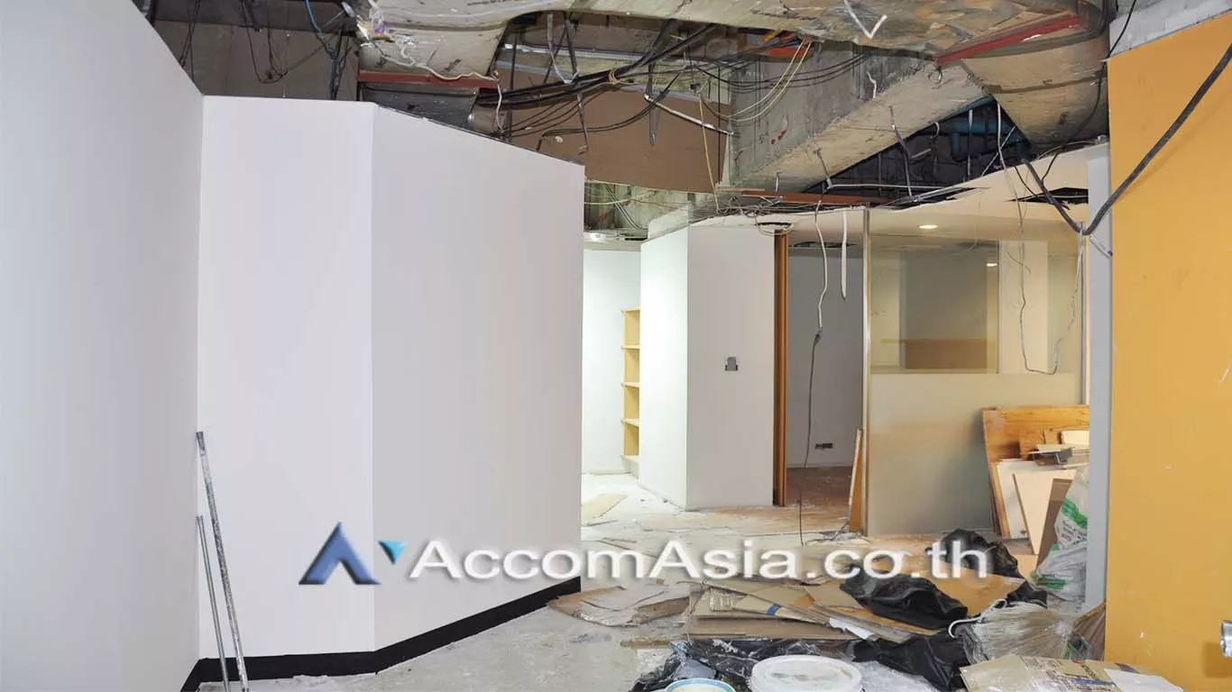 6  Office Space For Rent in Sukhumvit ,Bangkok BTS Asok - MRT Sukhumvit at Rajapark Building AA10326